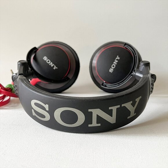 SONY MDR-V55 DJ Headphones Black and Red Foldable Wired Adjustable Headphones - Picture 3 of 6